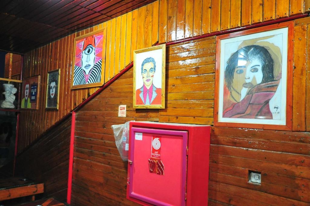 Hostel Corinne